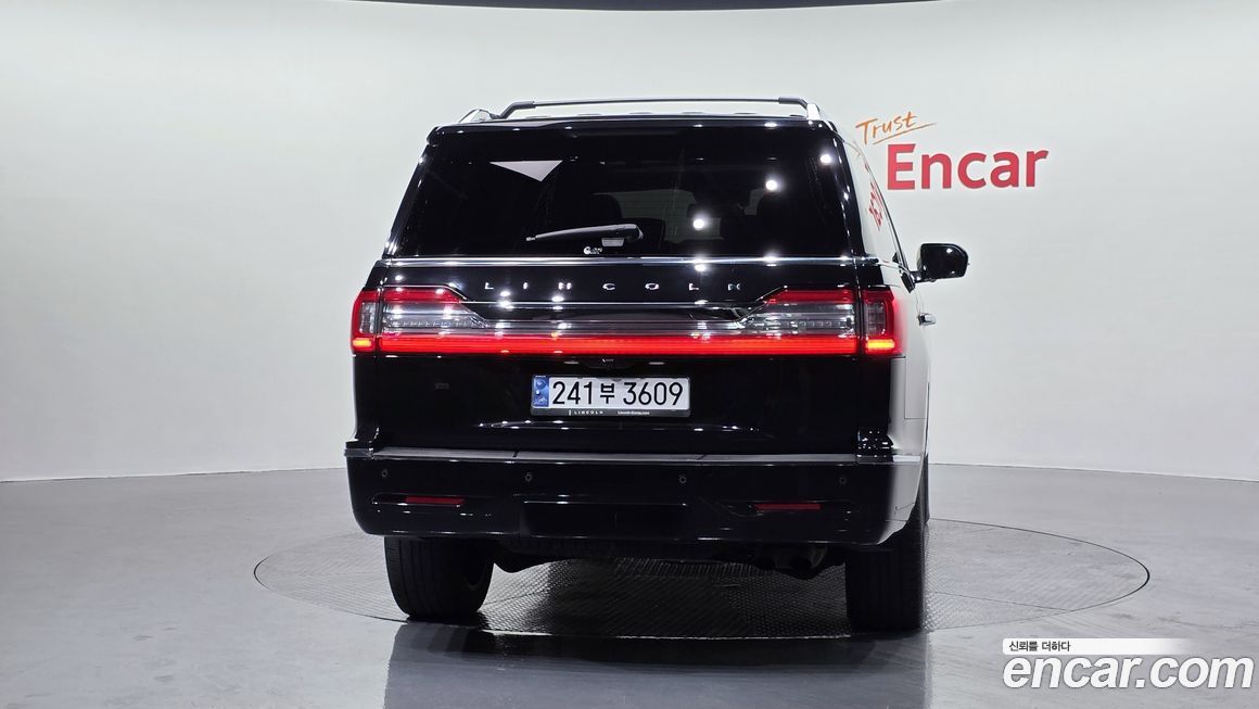 Lincoln Navigator 2021