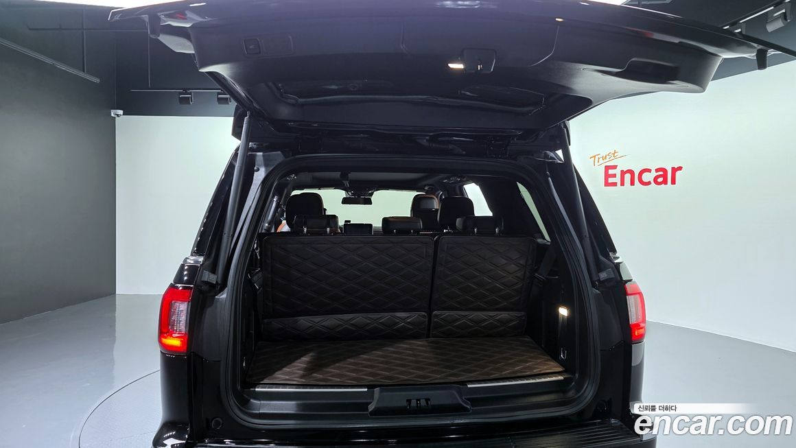 Lincoln Navigator 2021