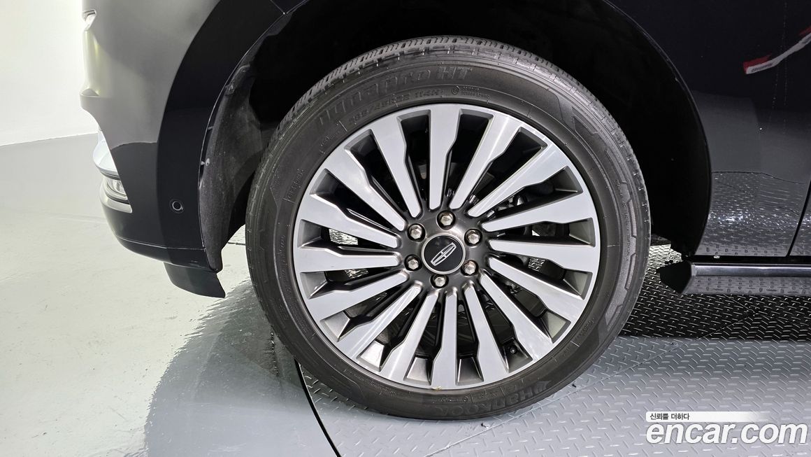 Lincoln Navigator 2021