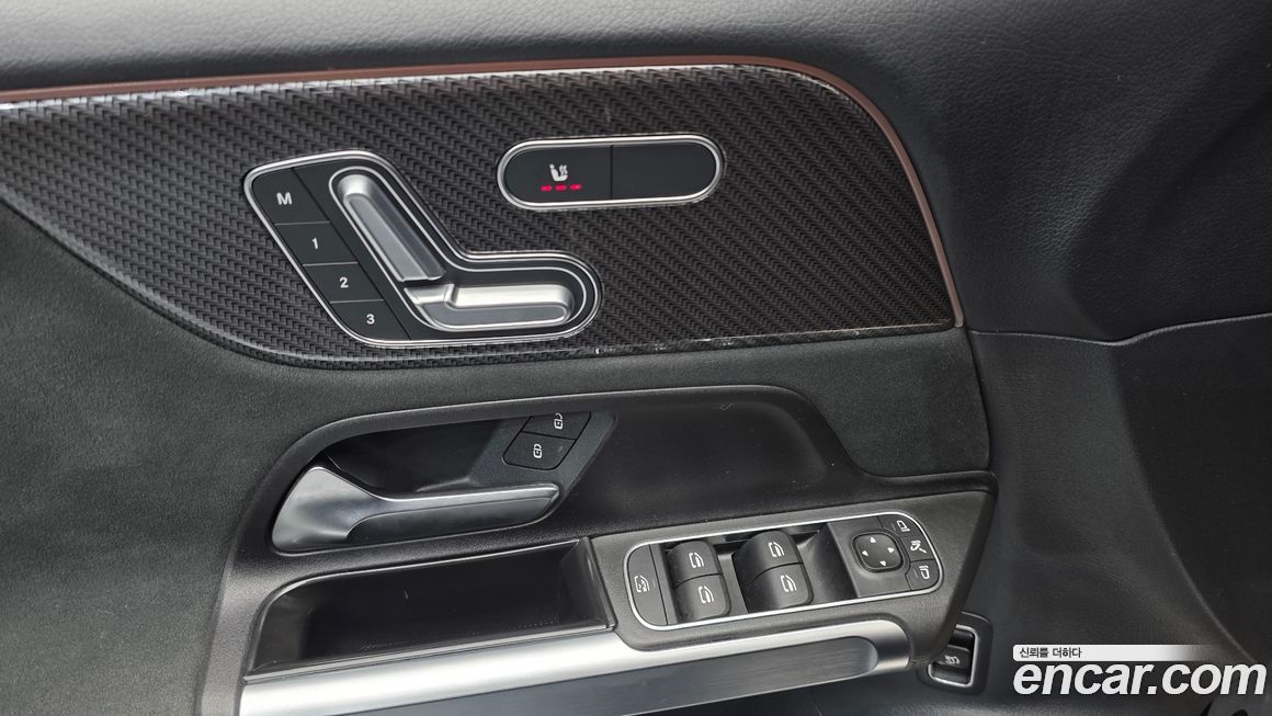 Mercedes-Benz GLB-Class 2022