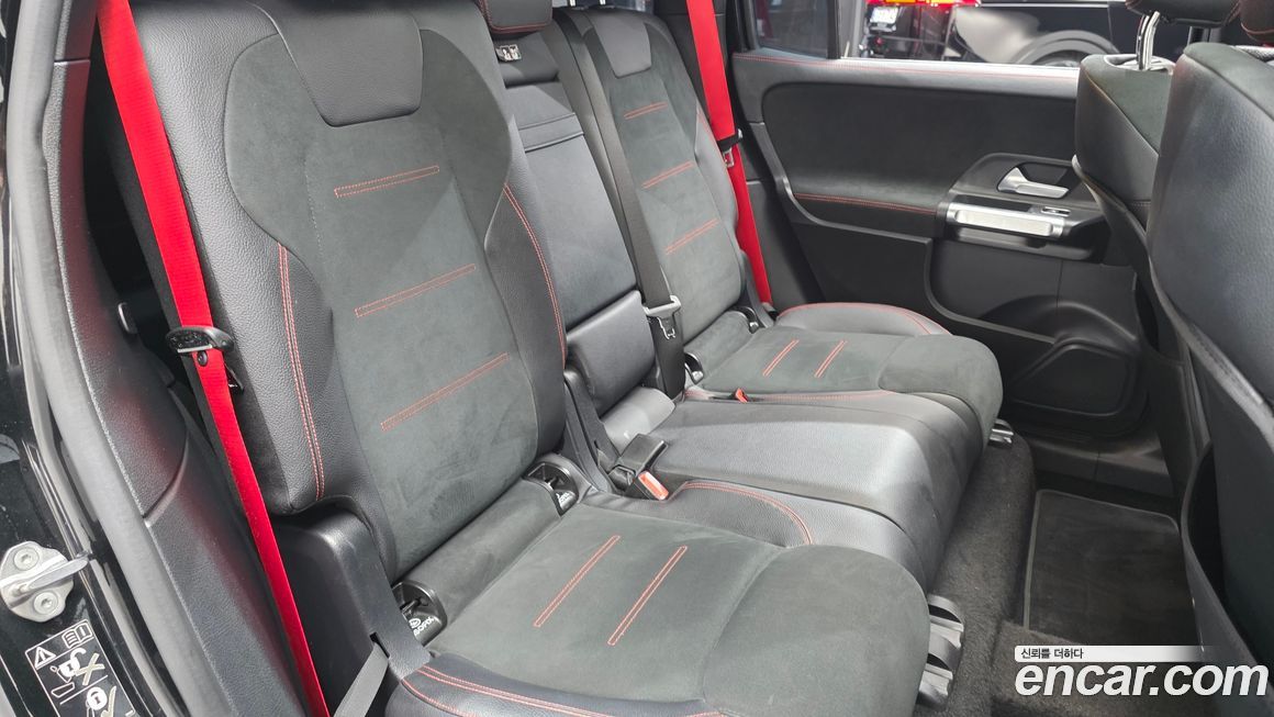 Mercedes-Benz GLB-Class 2022