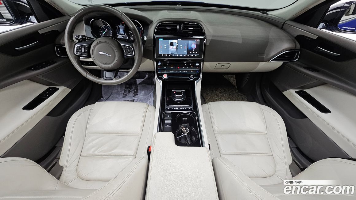 Jaguar XE 2017