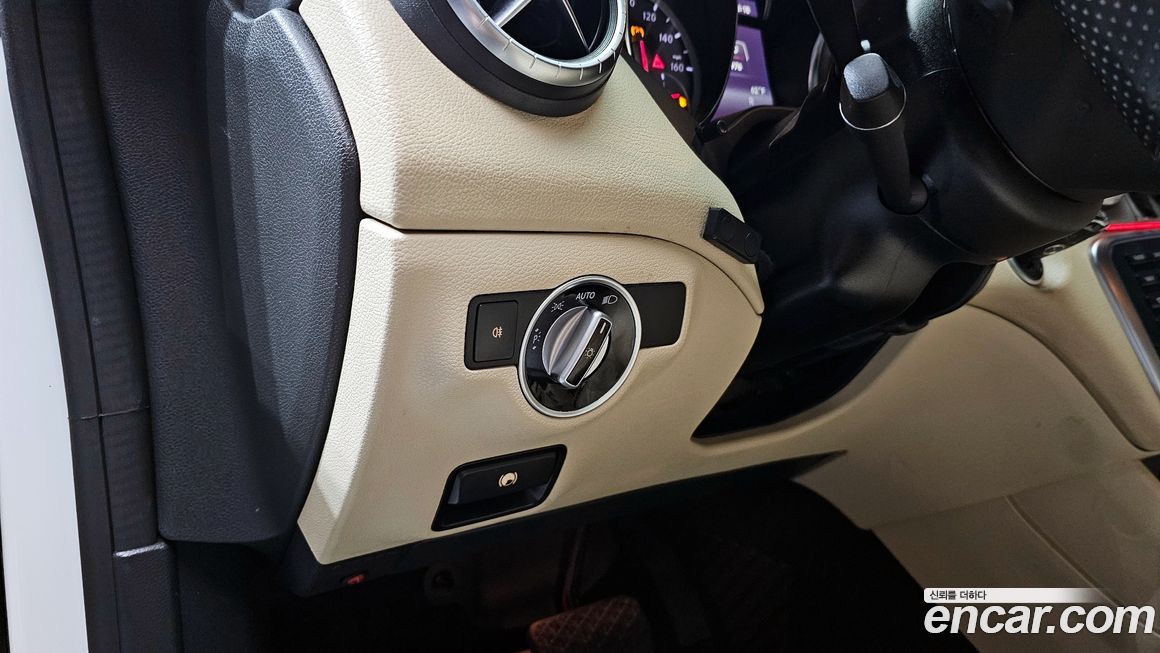 Mercedes-Benz CLA-Class 2014