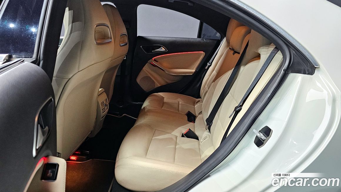 Mercedes-Benz CLA-Class 2014