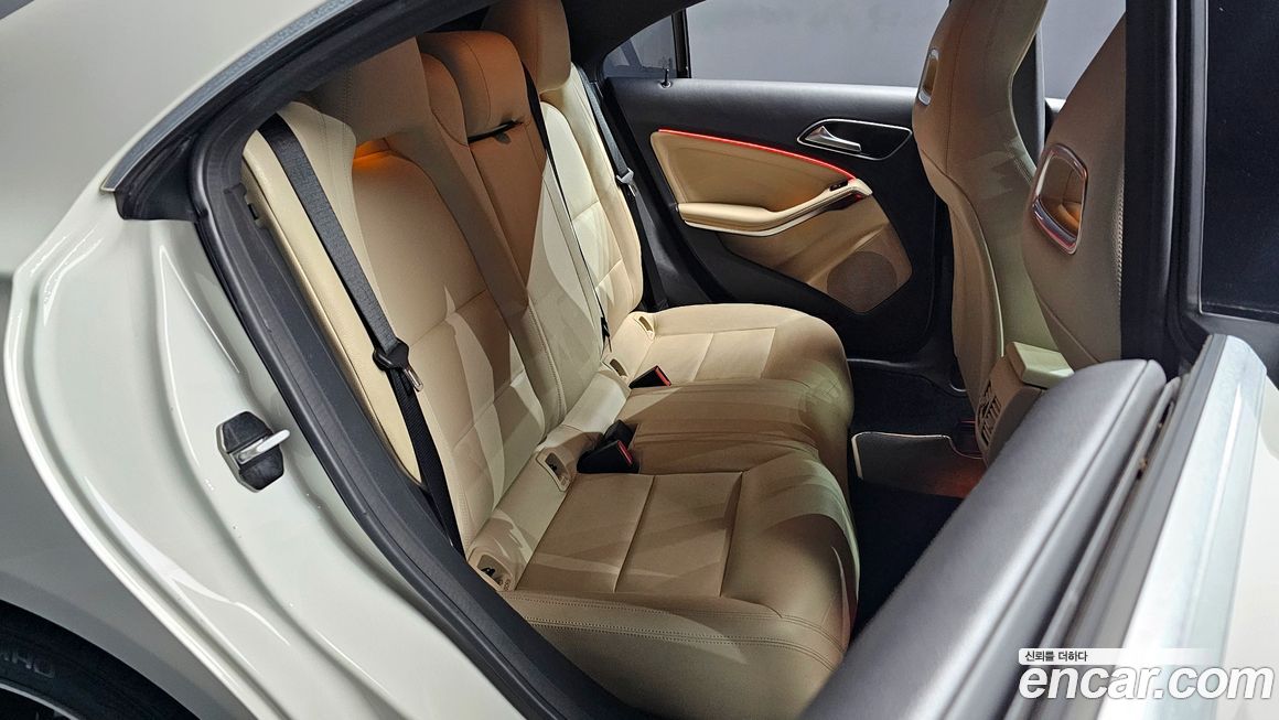 Mercedes-Benz CLA-Class 2014