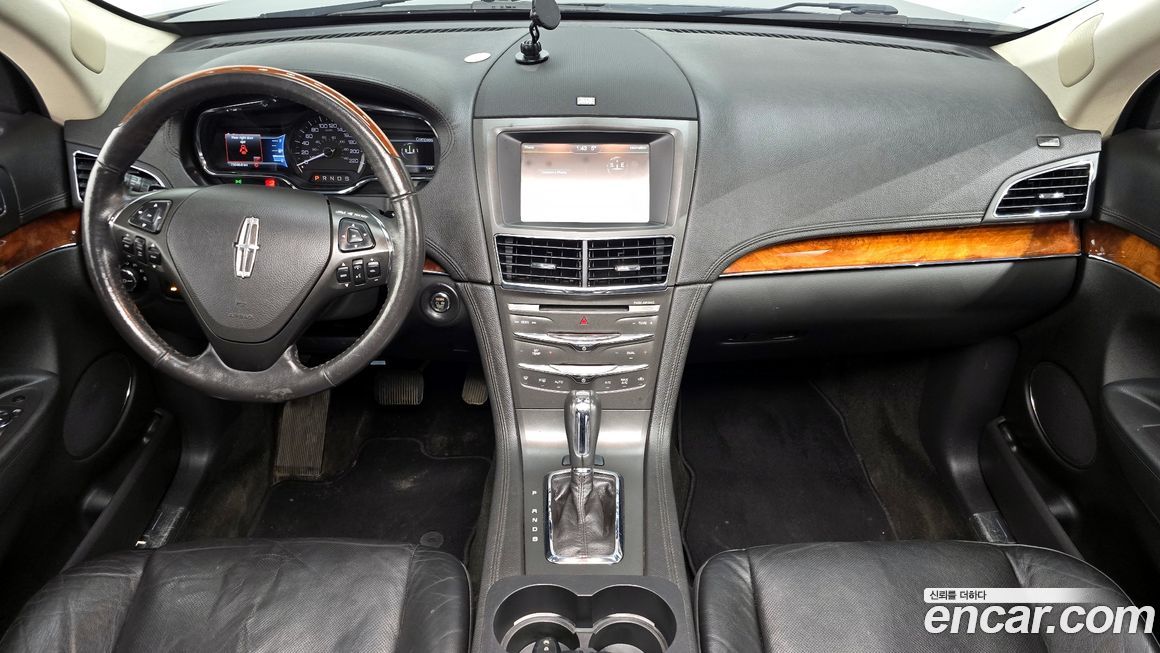 Lincoln MKT 2014