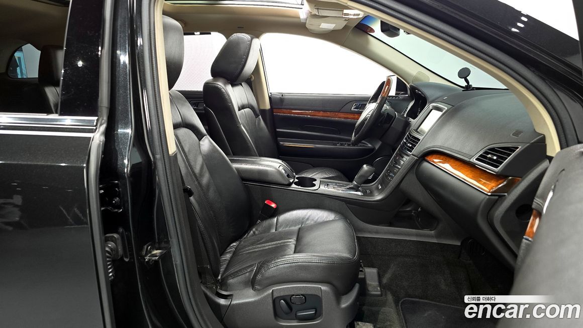 Lincoln MKT 2014