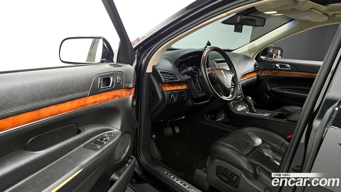 Lincoln MKT 2014