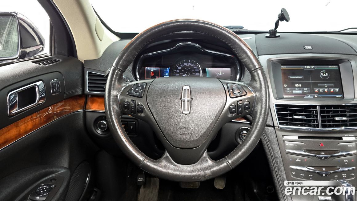 Lincoln MKT 2014