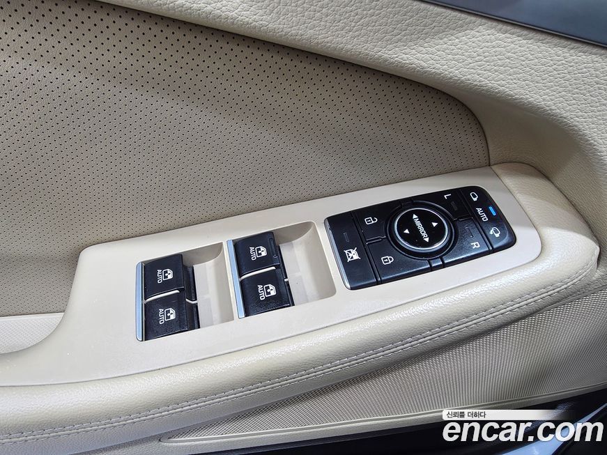 Hyundai Genesis 2014