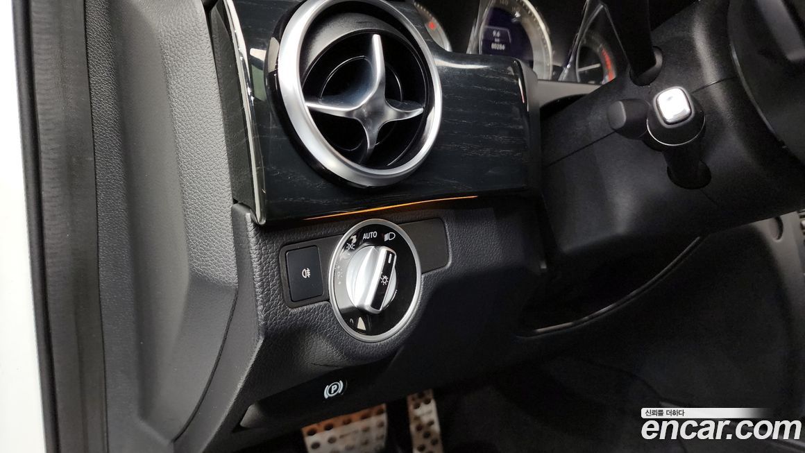 Mercedes-Benz GLK-Class 2013