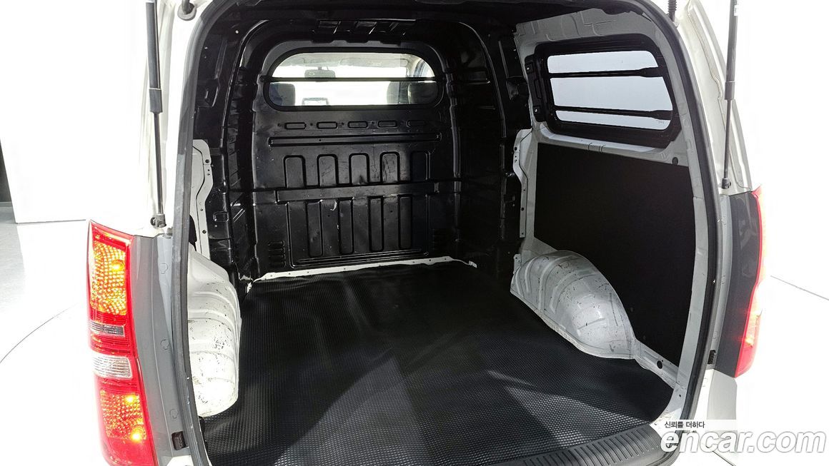 Hyundai Starex 2021