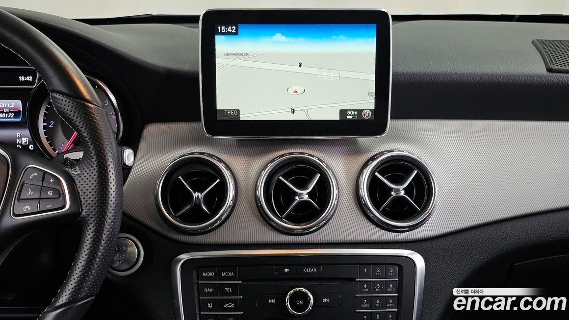 Mercedes-Benz GLA-Class 2016