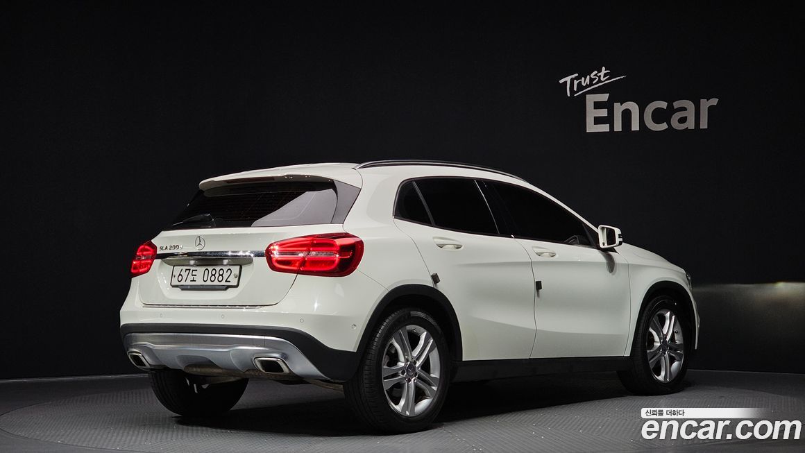 Mercedes-Benz GLA-Class 2016