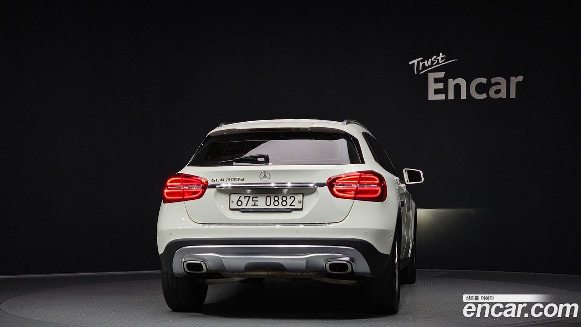 Mercedes-Benz GLA-Class 2016