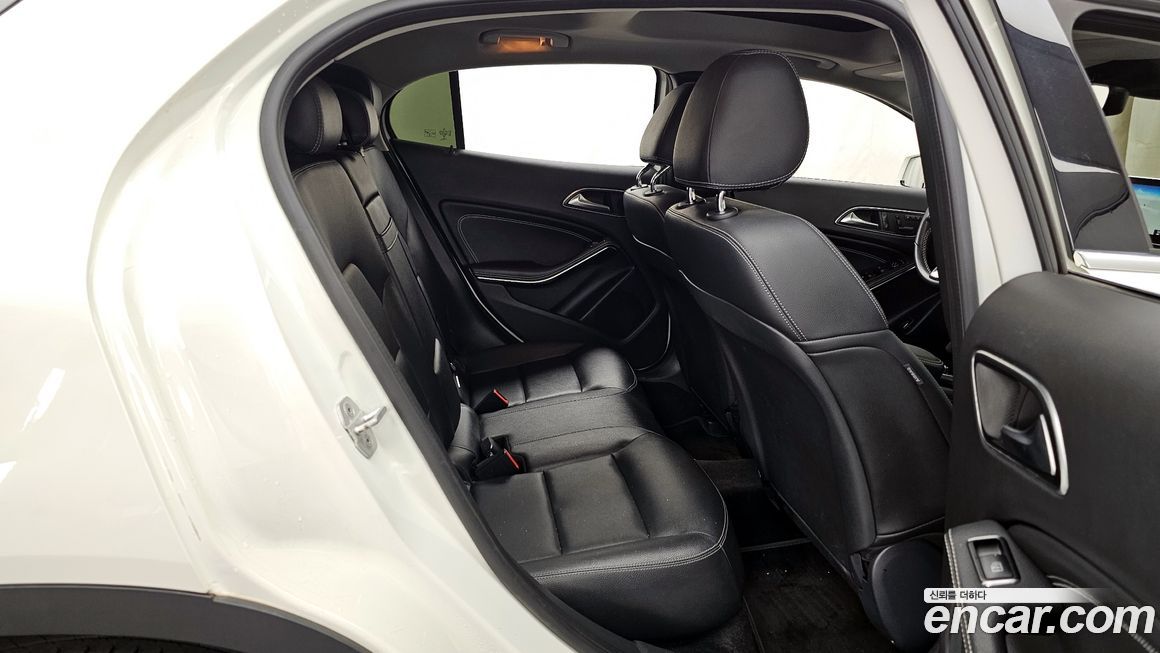 Mercedes-Benz GLA-Class 2016