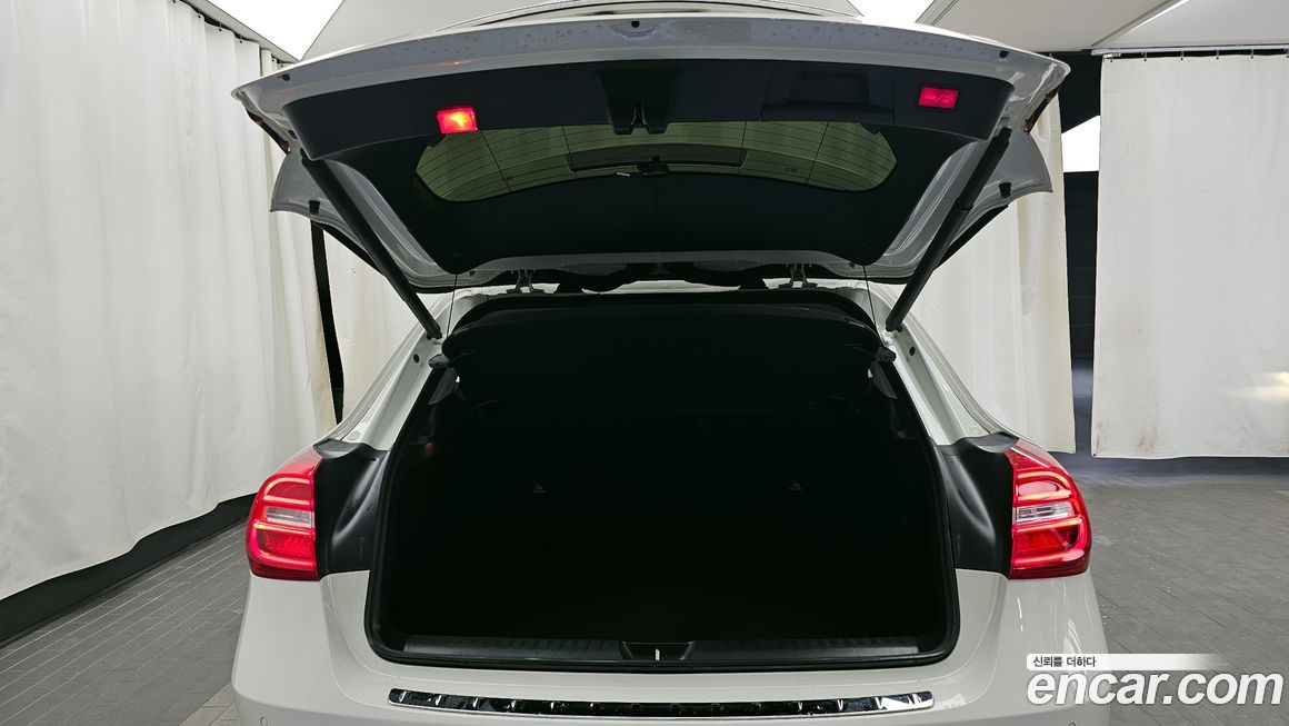 Mercedes-Benz GLA-Class 2016