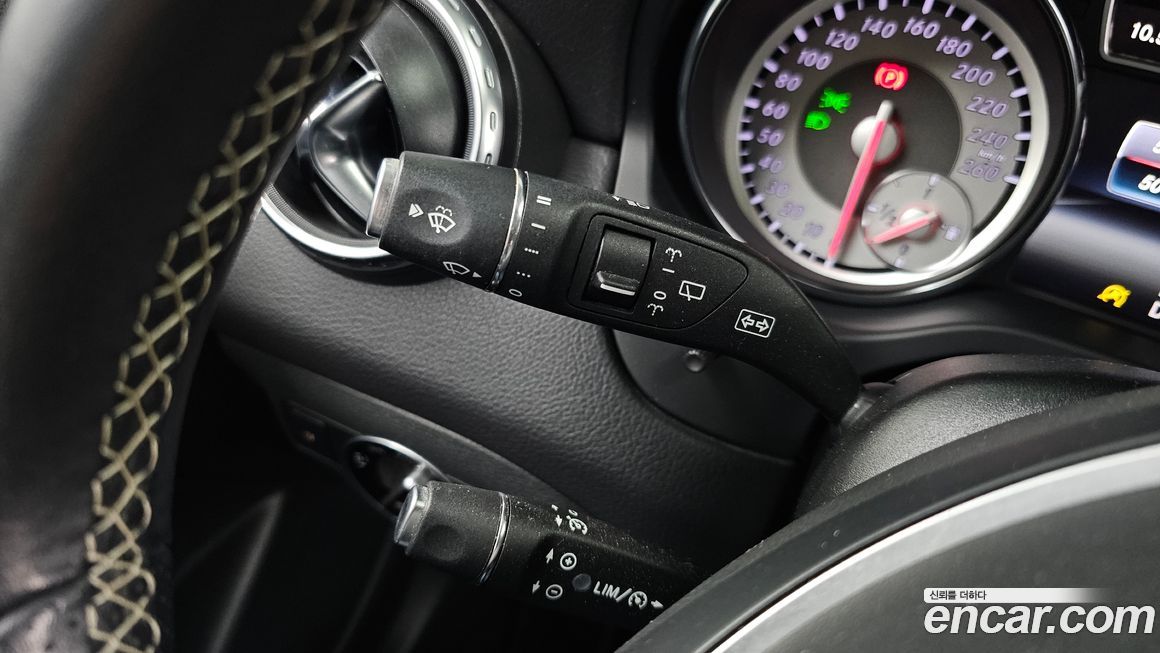 Mercedes-Benz GLA-Class 2016