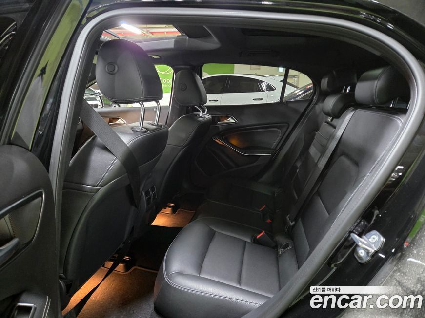 Mercedes-Benz GLA-Class 2019