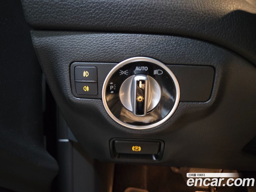 Mercedes-Benz GLA-Class 2019