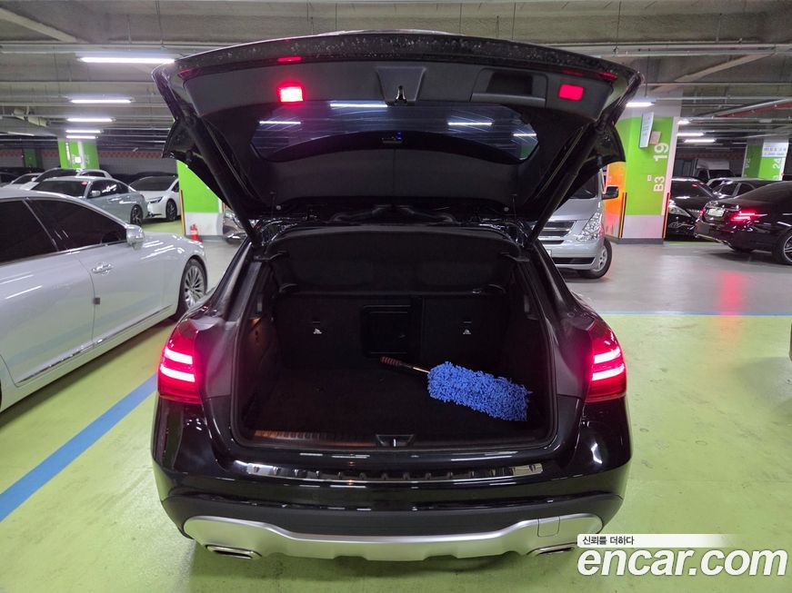 Mercedes-Benz GLA-Class 2019