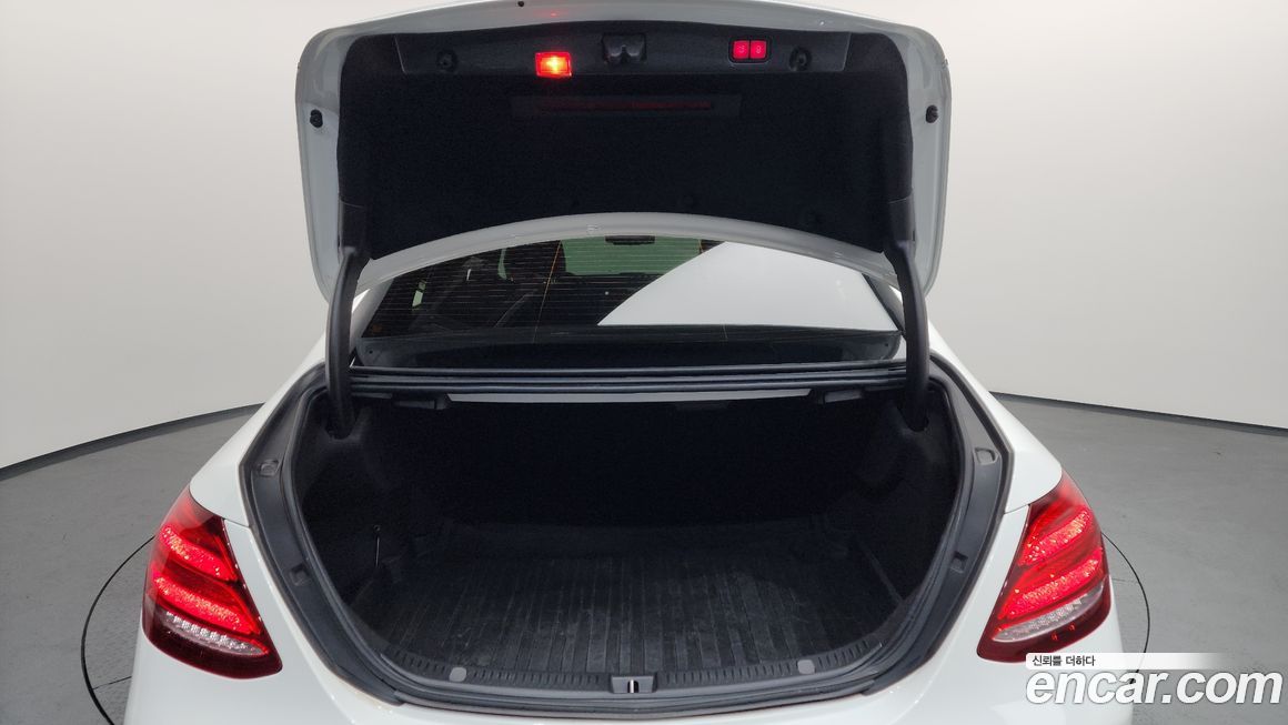 Mercedes-Benz E-Class 2020