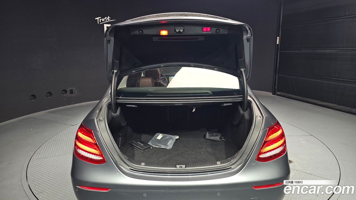 Mercedes-Benz E-Class 2019