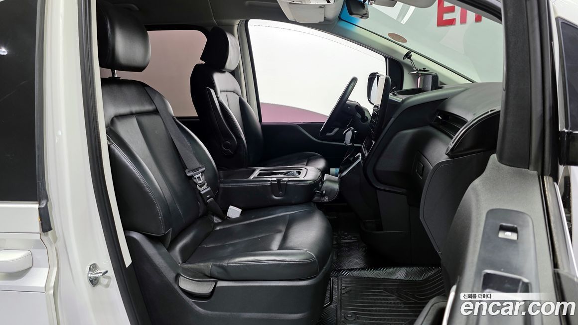Hyundai Staria 2022