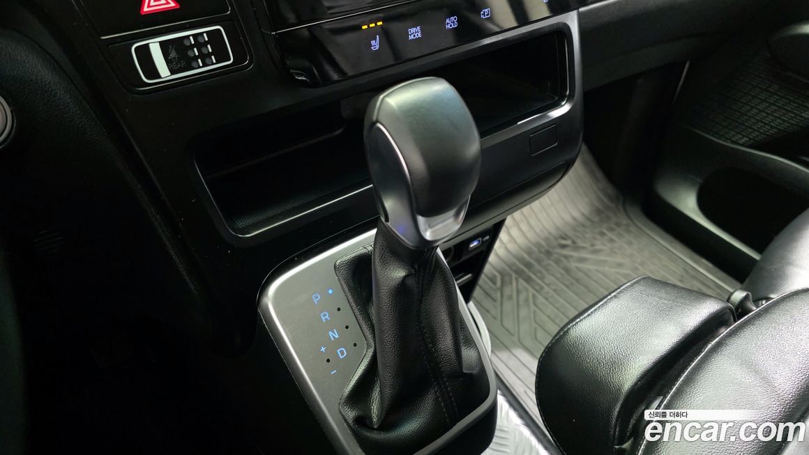Hyundai Staria 2022