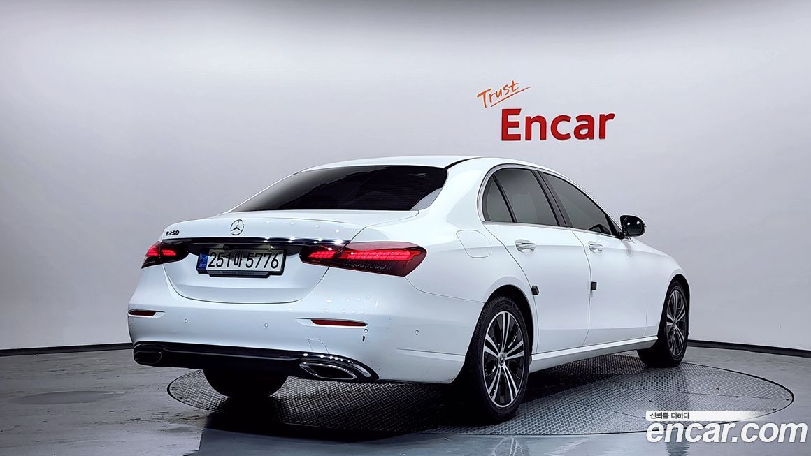 Mercedes-Benz E-Class 2021