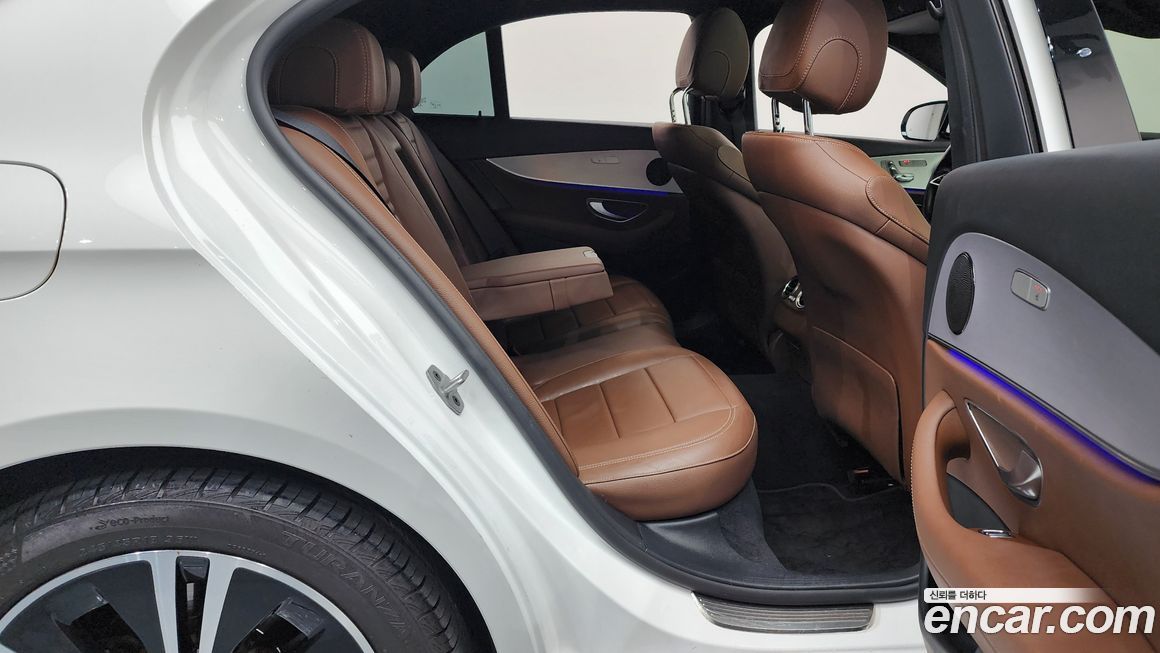 Mercedes-Benz E-Class 2021