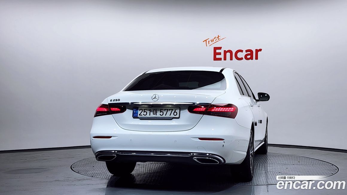 Mercedes-Benz E-Class 2021