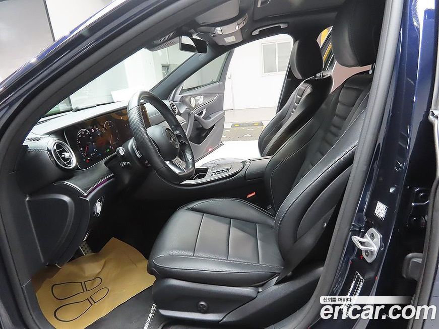 Mercedes-Benz E-Class 2022