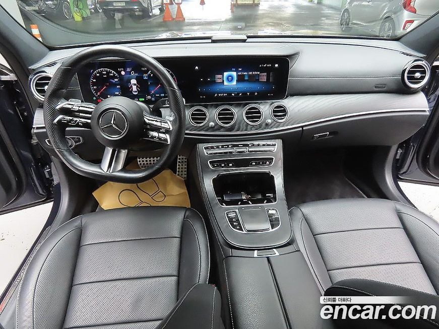 Mercedes-Benz E-Class 2022