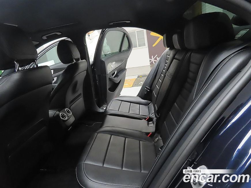 Mercedes-Benz E-Class 2022