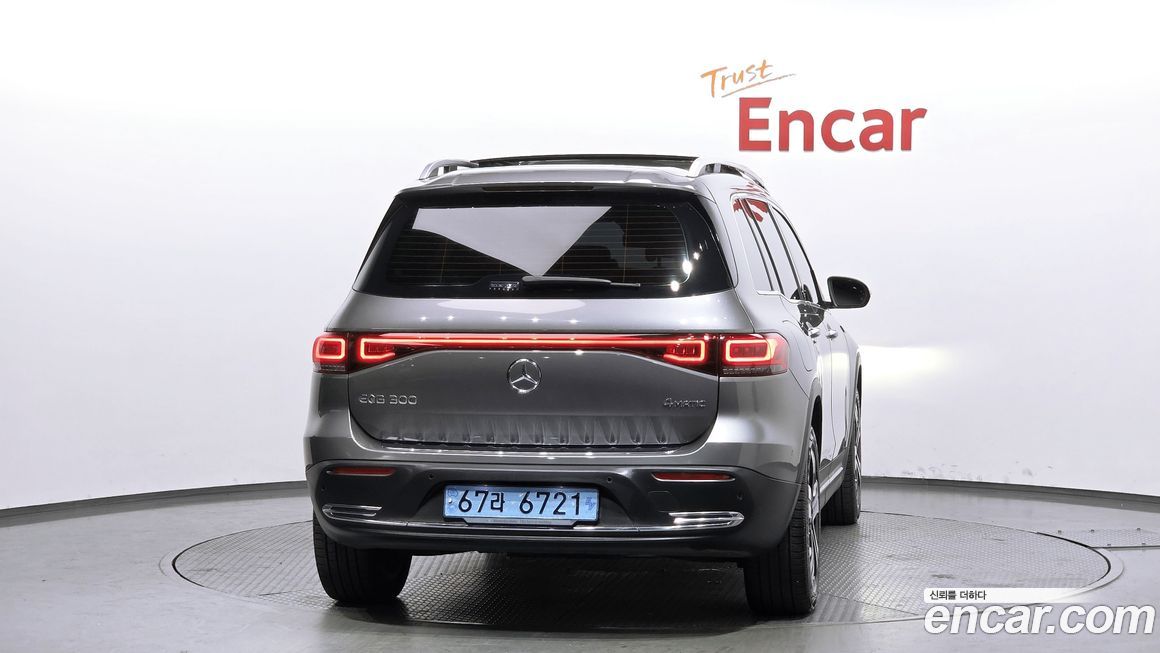 Mercedes-Benz EQB 2023