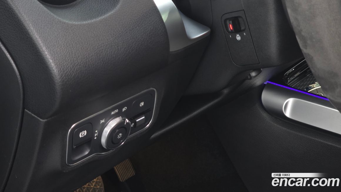 Mercedes-Benz EQB 2023