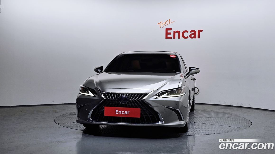 Lexus ES 2022
