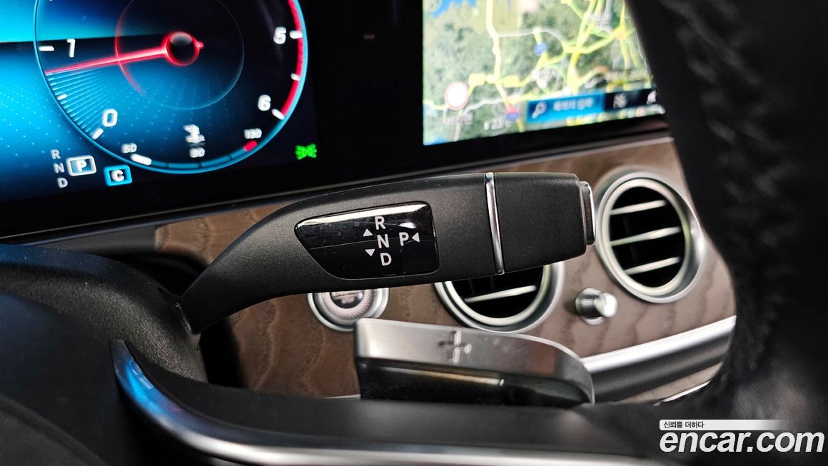 Mercedes-Benz E-Class 2022