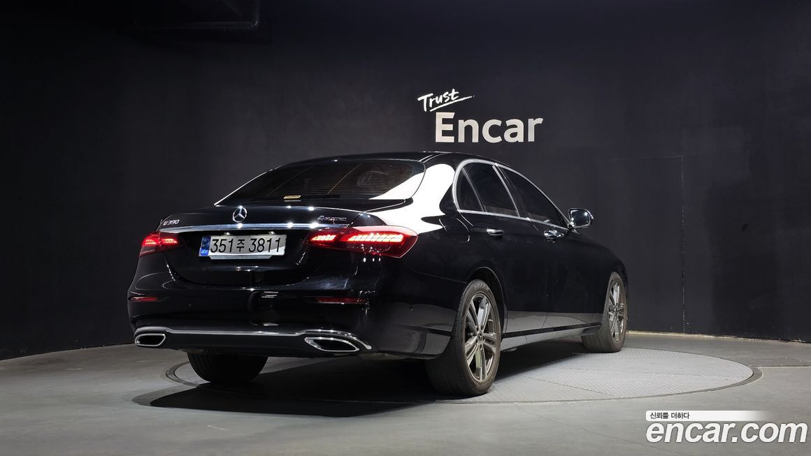 Mercedes-Benz E-Class 2022