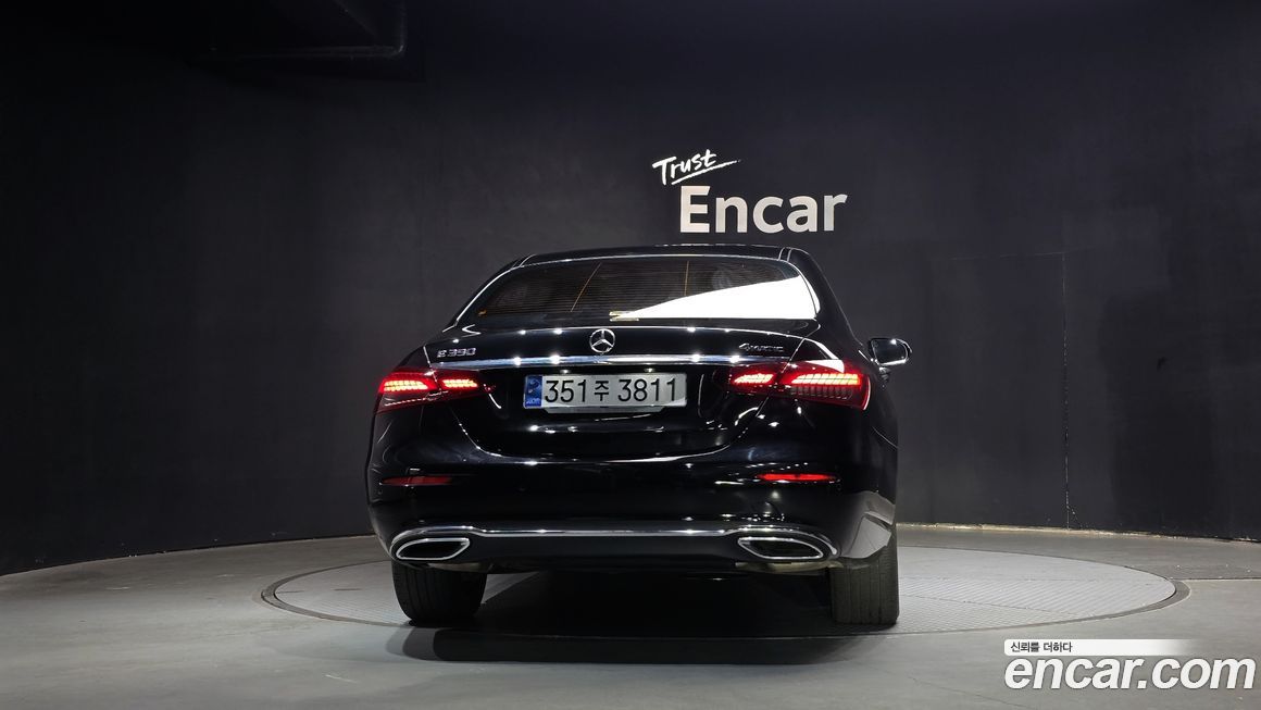 Mercedes-Benz E-Class 2022