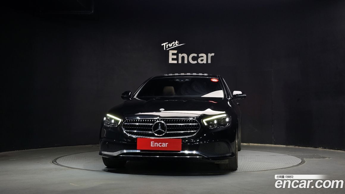 Mercedes-Benz E-Class 2022