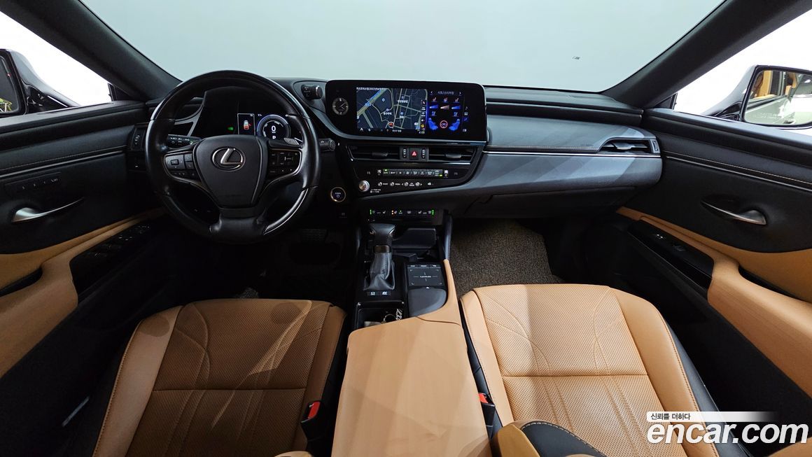 Lexus ES 2022
