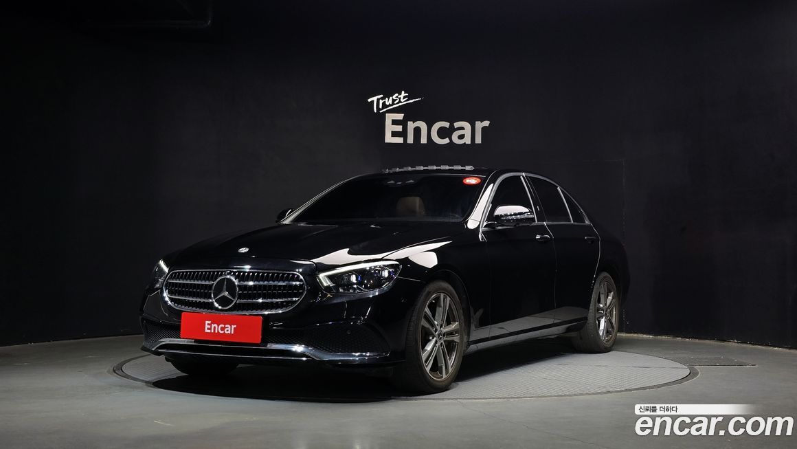 Mercedes-Benz E-Class 2022