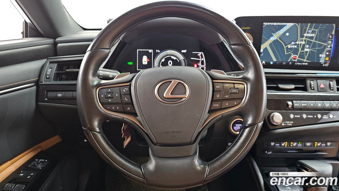 Lexus ES 2022