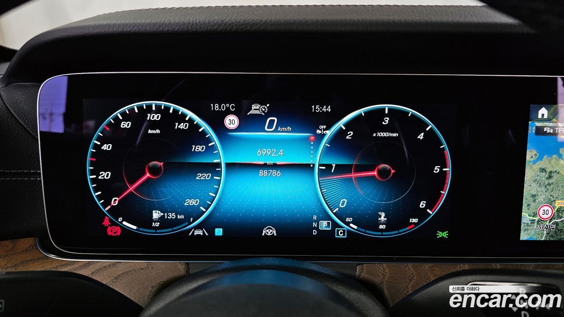 Mercedes-Benz E-Class 2022