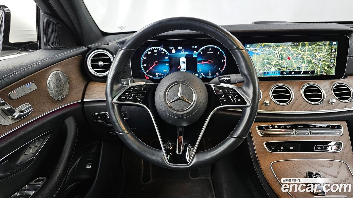 Mercedes-Benz E-Class 2022