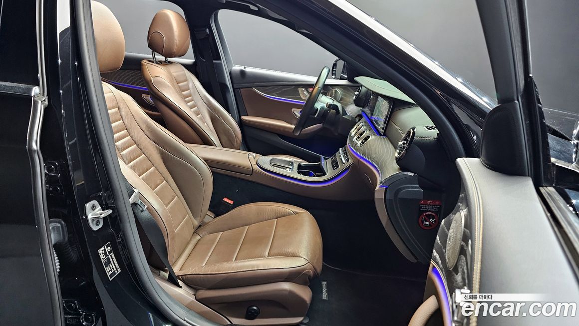 Mercedes-Benz E-Class 2022