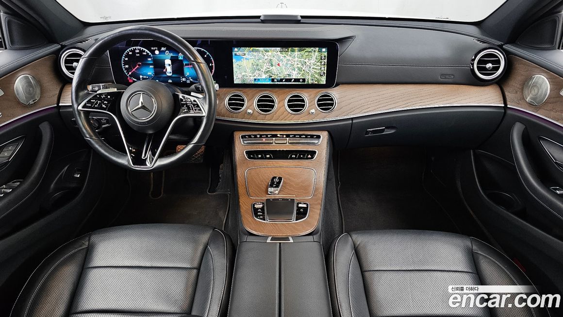 Mercedes-Benz E-Class 2022