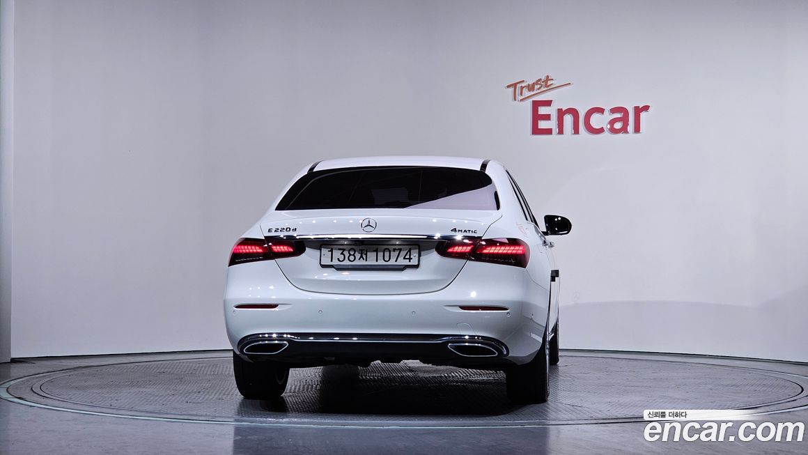 Mercedes-Benz E-Class 2022